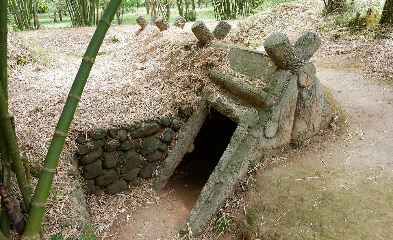 7-Day Central Vietnam: Epic Caves, DMZ History & Imperial Heritage Tour